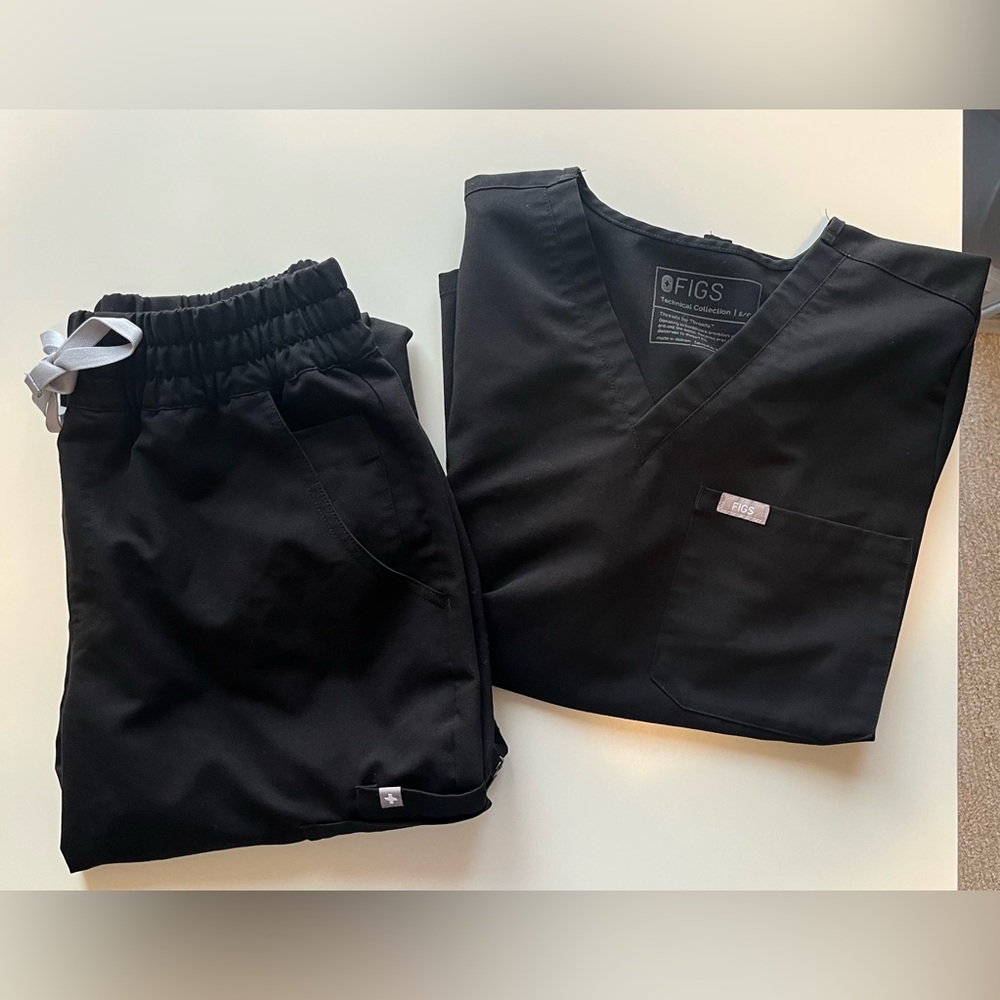 FIGS Black Scrub Set - Women - Small Petite